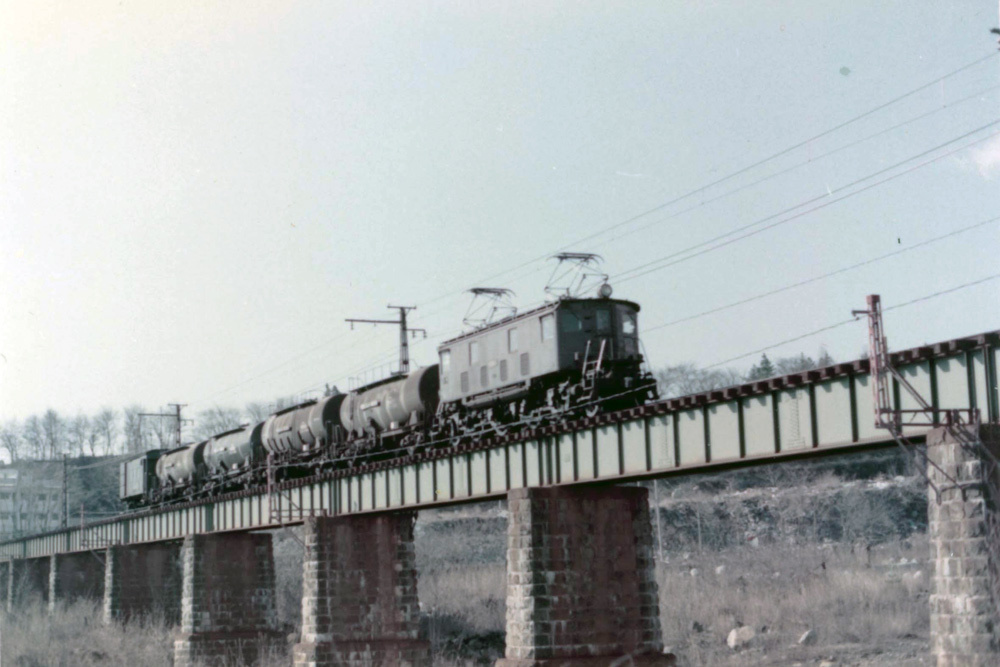 Amazon.co.jp: 0529T ED19Ⅱ 4号機 電気機関車 飯田線時代 屋根